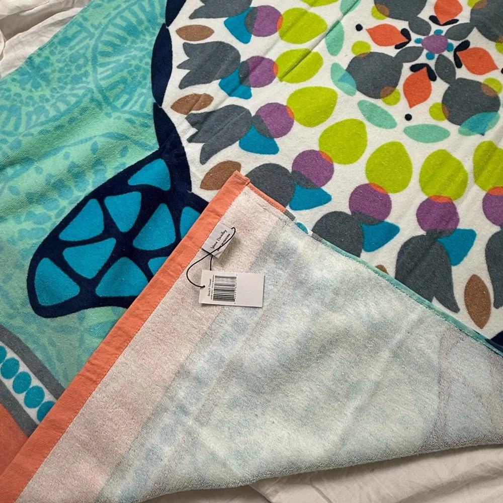 NWT Vera Bradley Sunny Medallion Beach Towel Retired Pattern